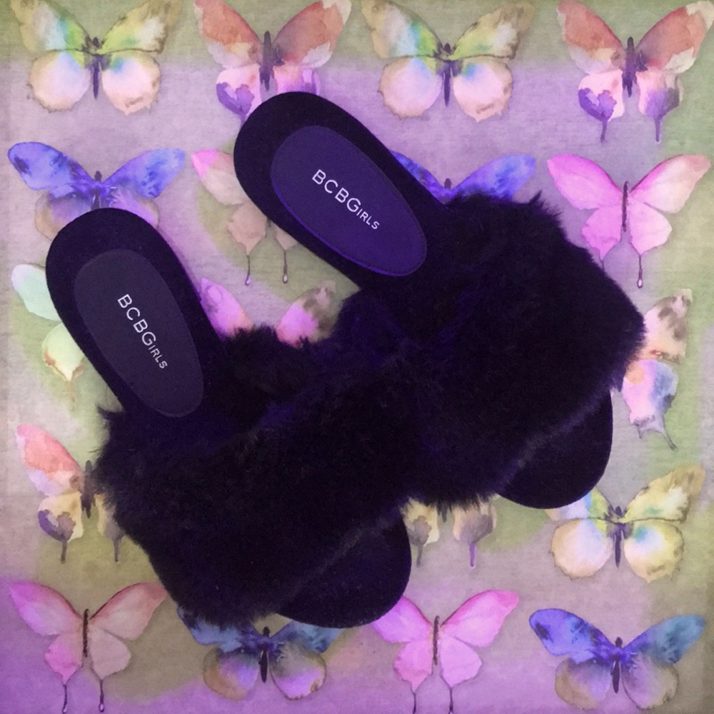 BCBG Girls black faux fur slides. Size 4